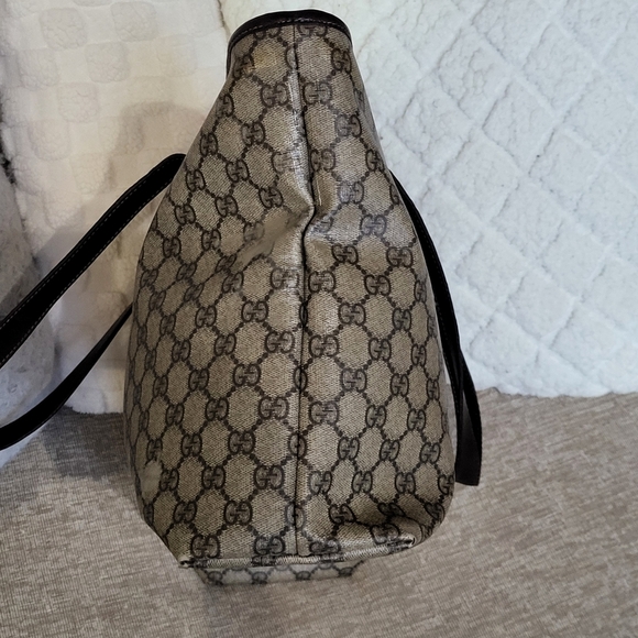 GUCCI GG Supreme Monogram MM Zippered Tote Bag... Authentic!! - Picture 4 of 16